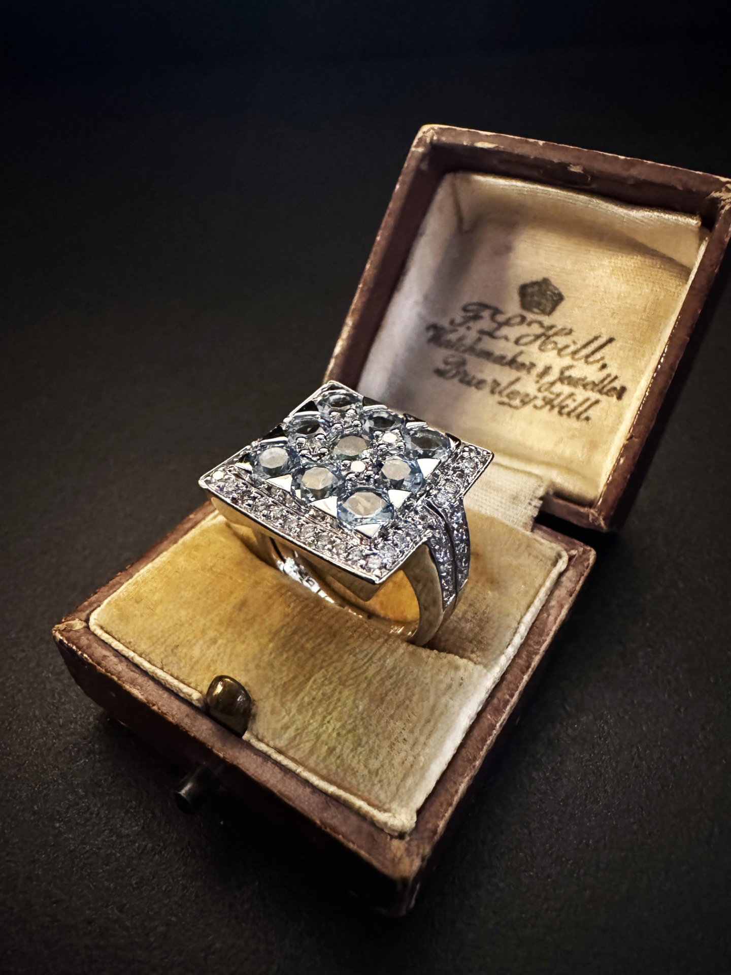 Anillo con Aguamarinas y Diamantes